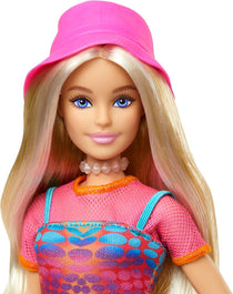 MATTEL Poupée Barbie Deluxe Style en Combinaison Rose